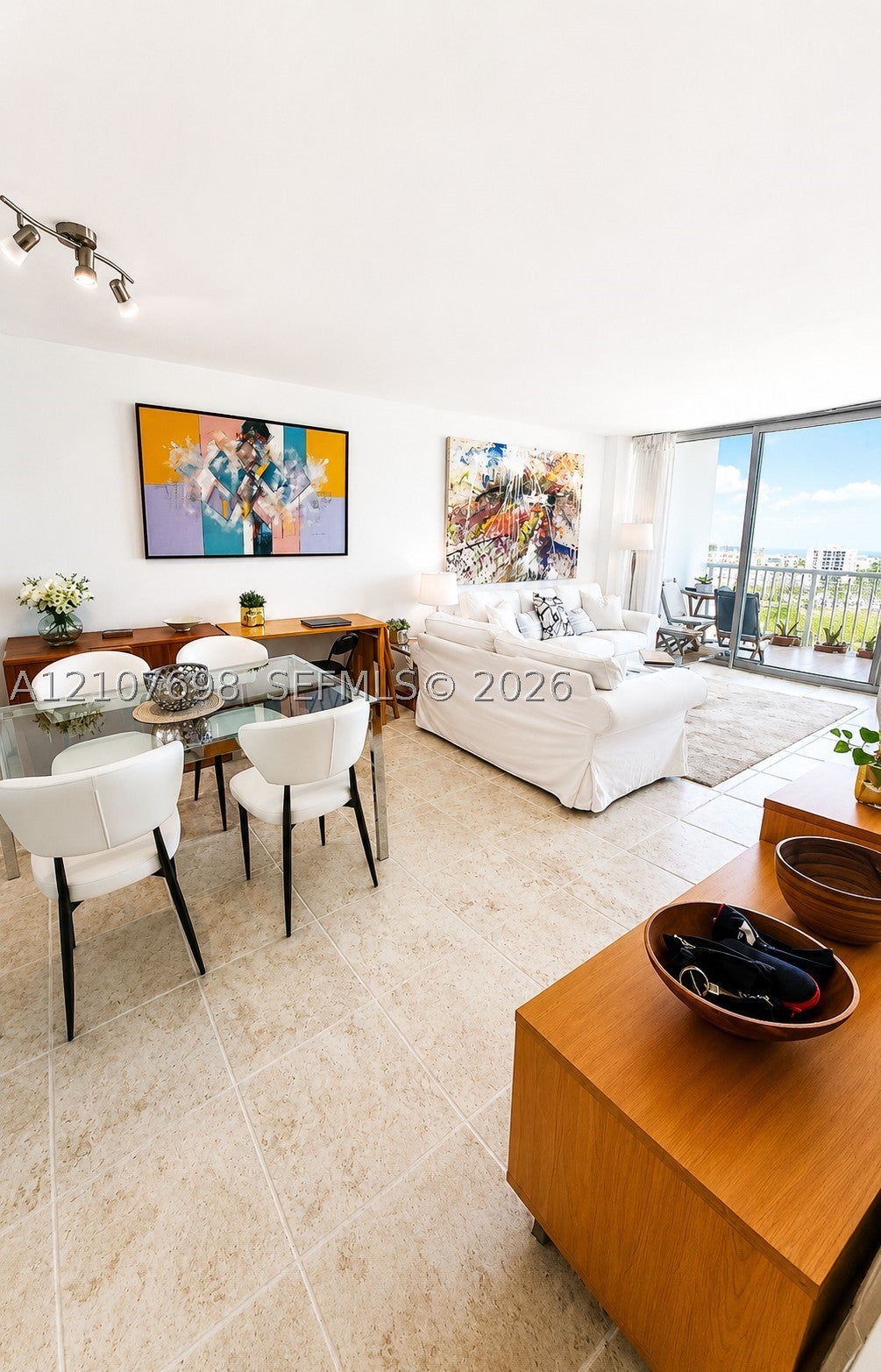 2655 Collins Ave 2306