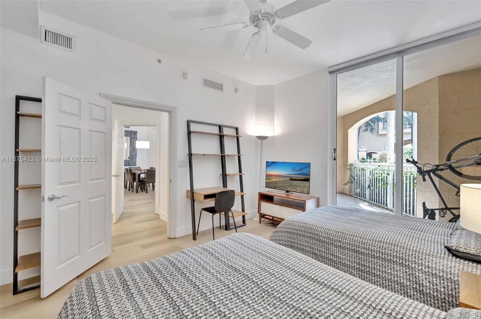 ALAQUA CONDO - Residential