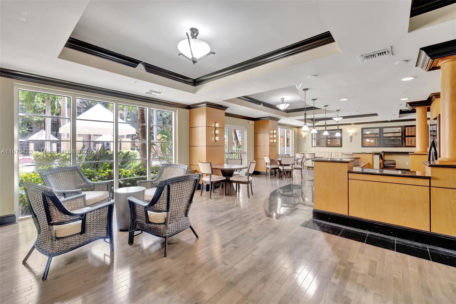 ALAQUA CONDO - Residential