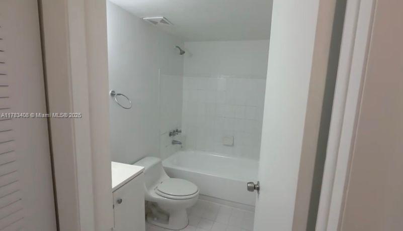 271 NW 177th St B-216