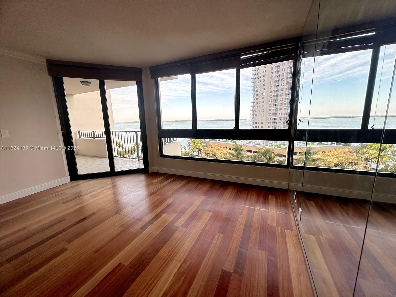 520 Brickell Key Dr A811