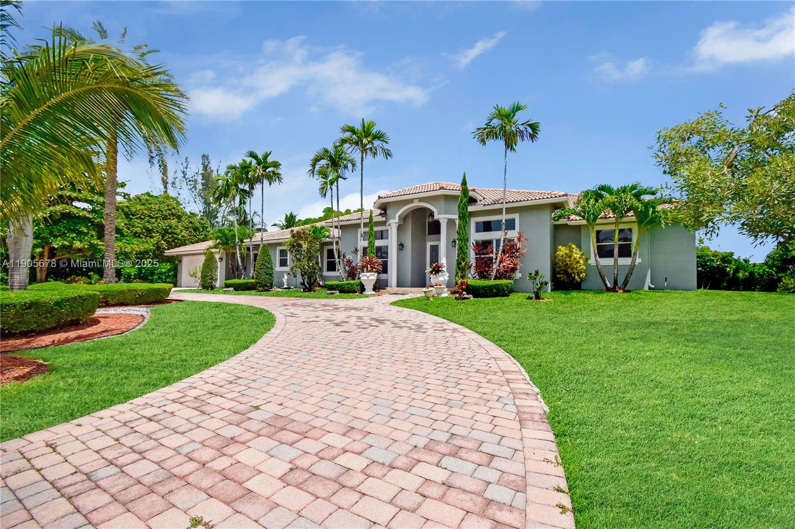 FLA FRUIT LANDS - Residential