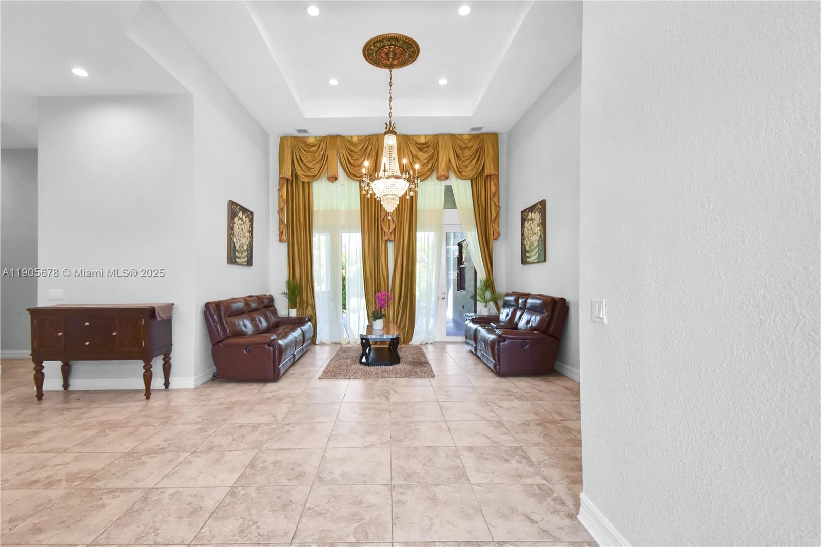 FLA FRUIT LANDS - Residential