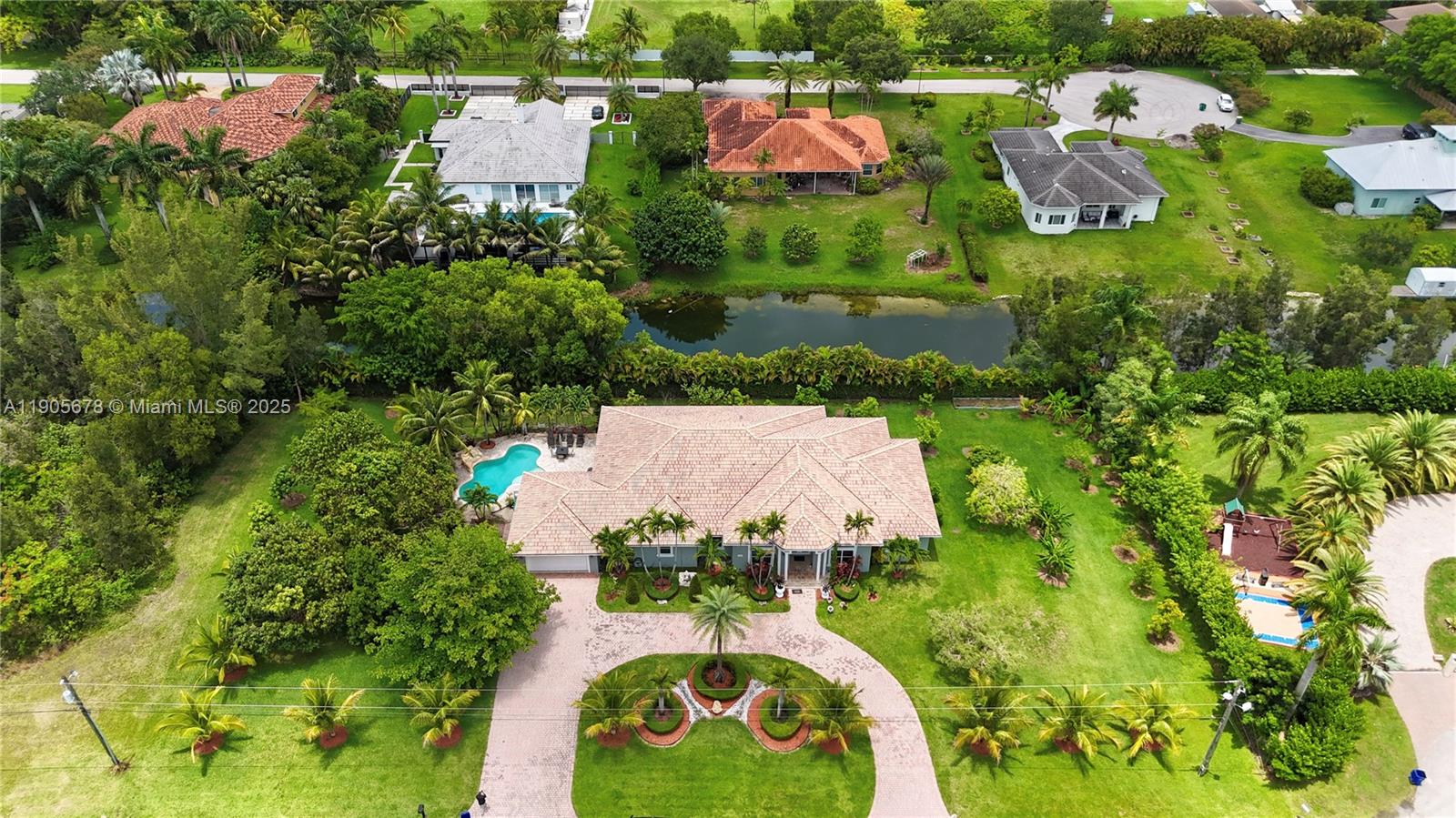 FLA FRUIT LANDS - Residential