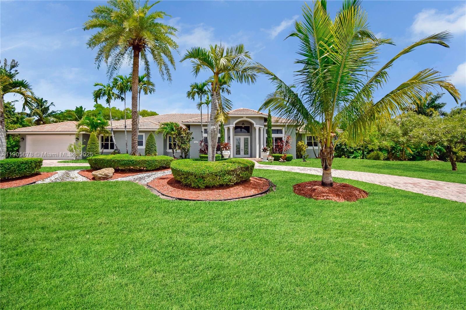 FLA FRUIT LANDS - Residential