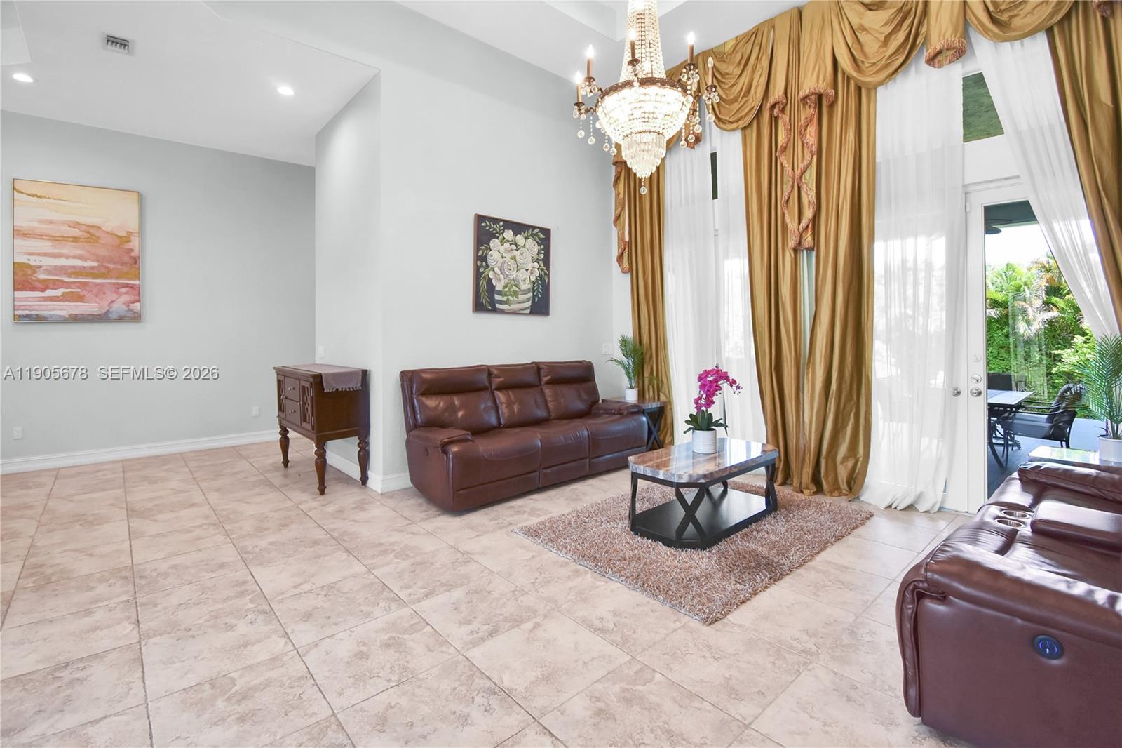 FLA FRUIT LANDS - Residential