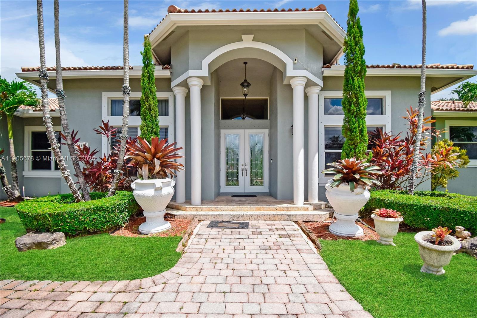 FLA FRUIT LANDS - Residential