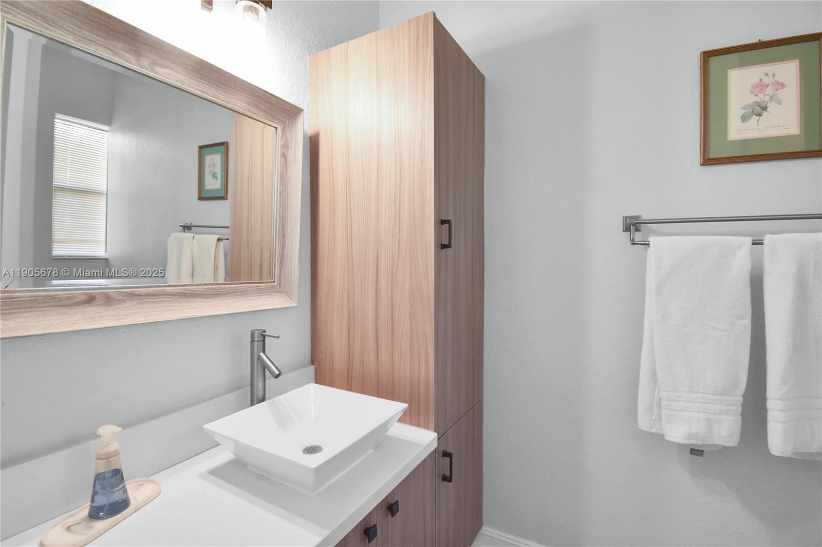 FLA FRUIT LANDS - Residential