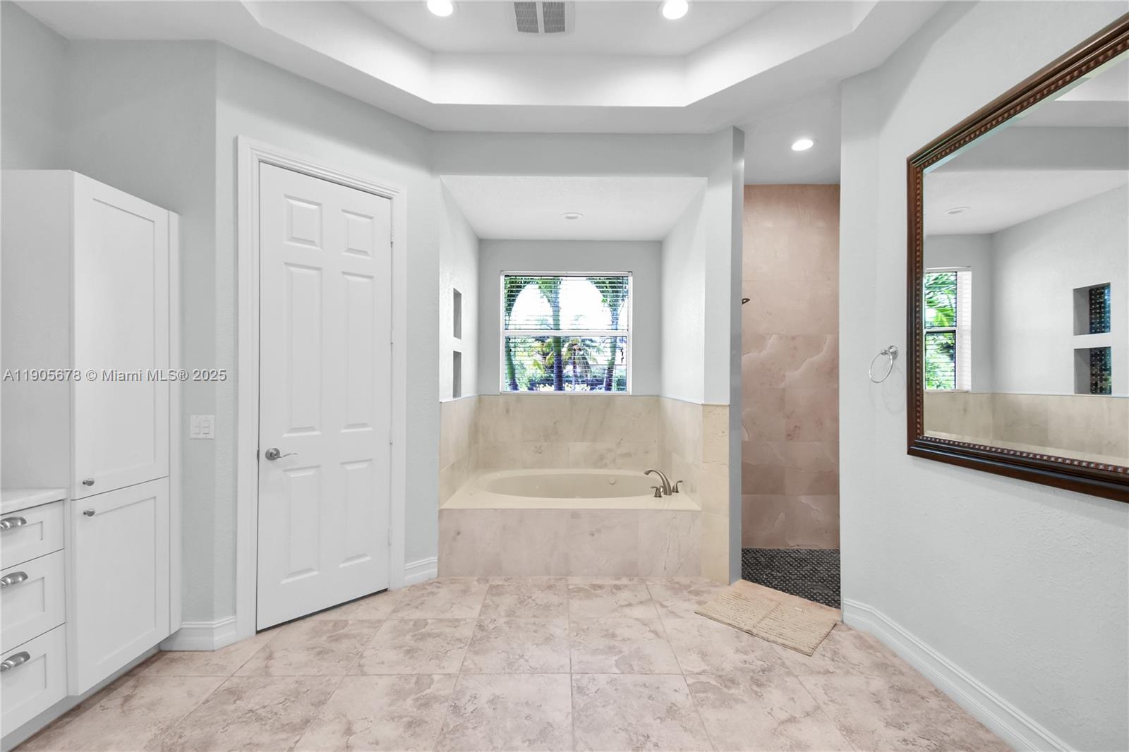 FLA FRUIT LANDS - Residential