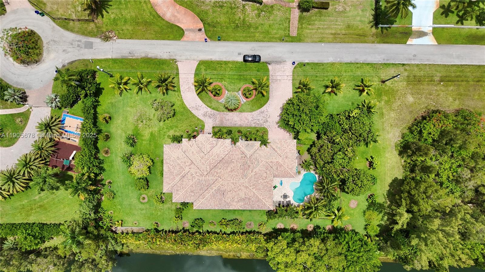 FLA FRUIT LANDS - Residential