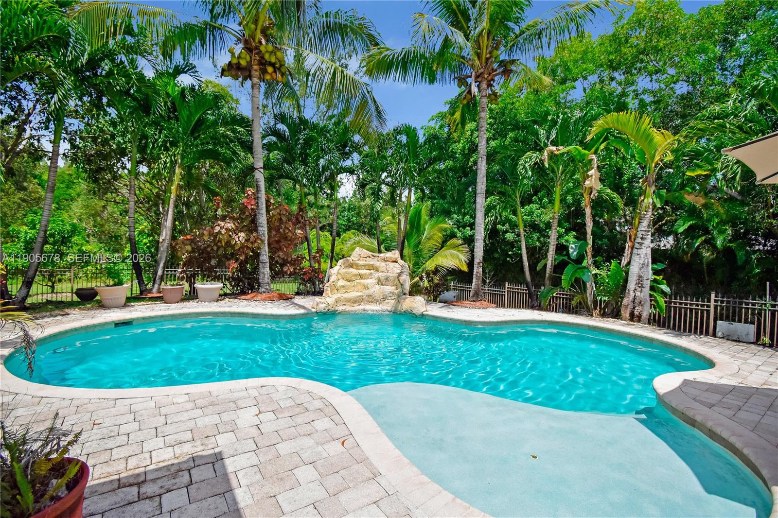 FLA FRUIT LANDS - Residential