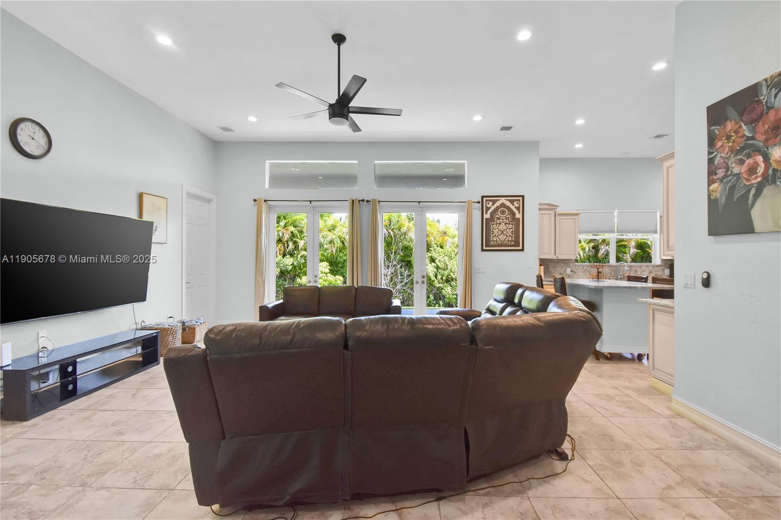 FLA FRUIT LANDS - Residential