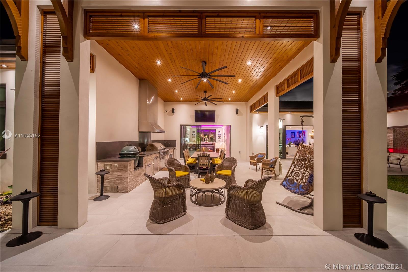 ROLLING HILLS ESTATES - Residential