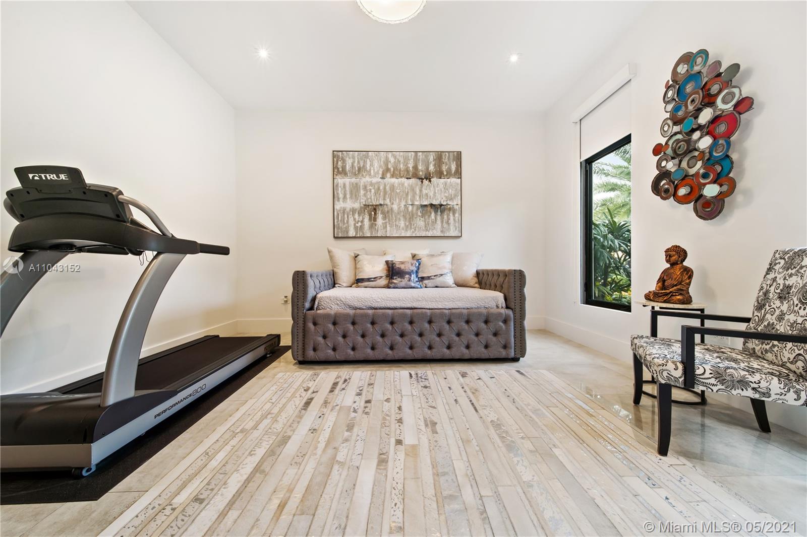 ROLLING HILLS ESTATES - Residential