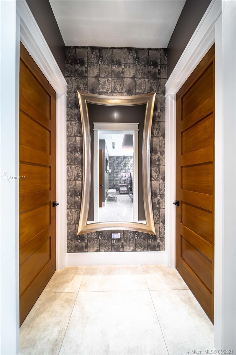 ROLLING HILLS ESTATES - Residential