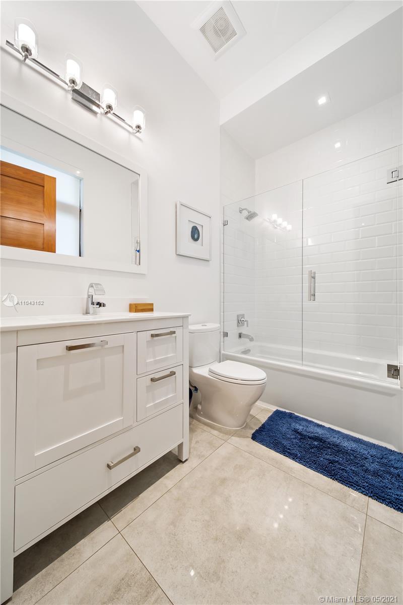 ROLLING HILLS ESTATES - Residential