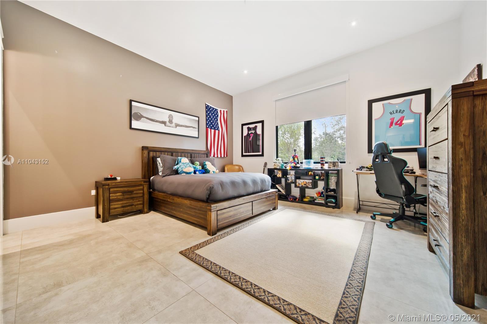 ROLLING HILLS ESTATES - Residential