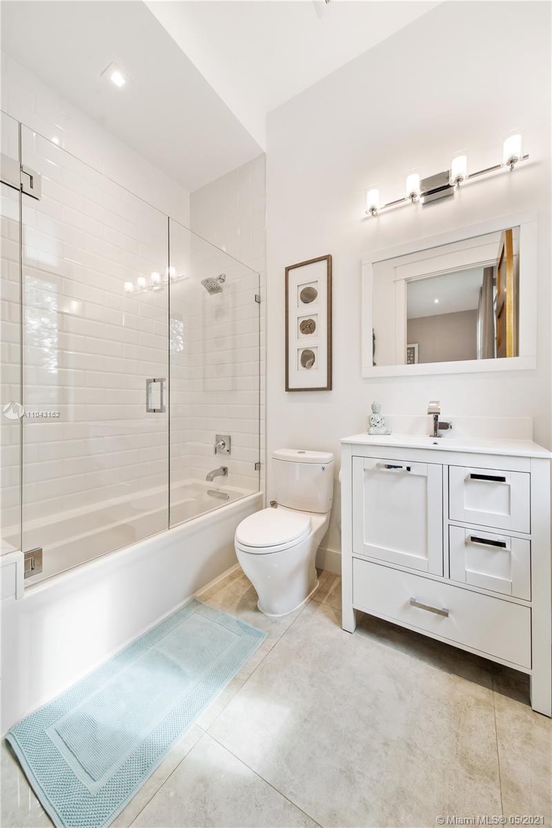 ROLLING HILLS ESTATES - Residential