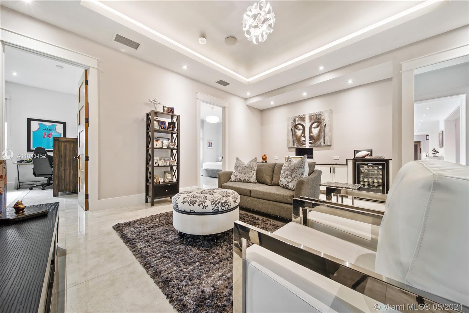 ROLLING HILLS ESTATES - Residential