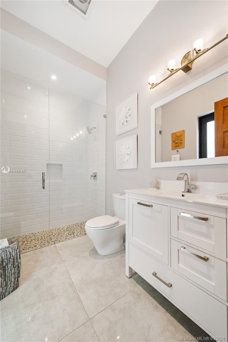 ROLLING HILLS ESTATES - Residential