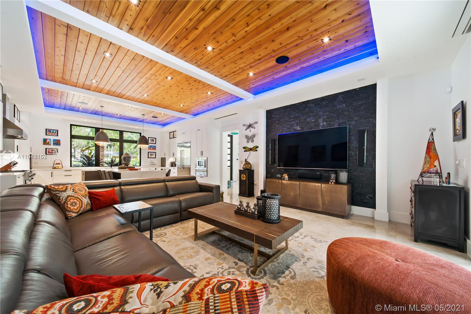 ROLLING HILLS ESTATES - Residential