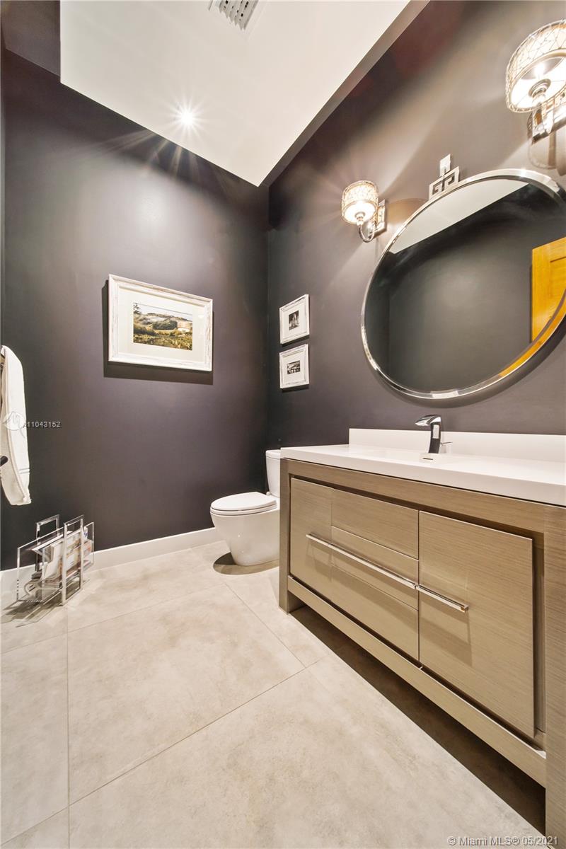 ROLLING HILLS ESTATES - Residential