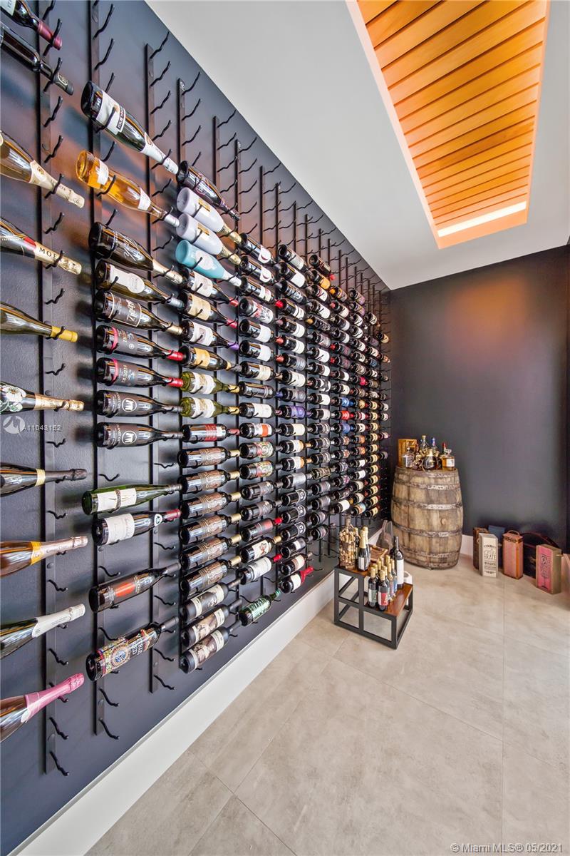 ROLLING HILLS ESTATES - Residential