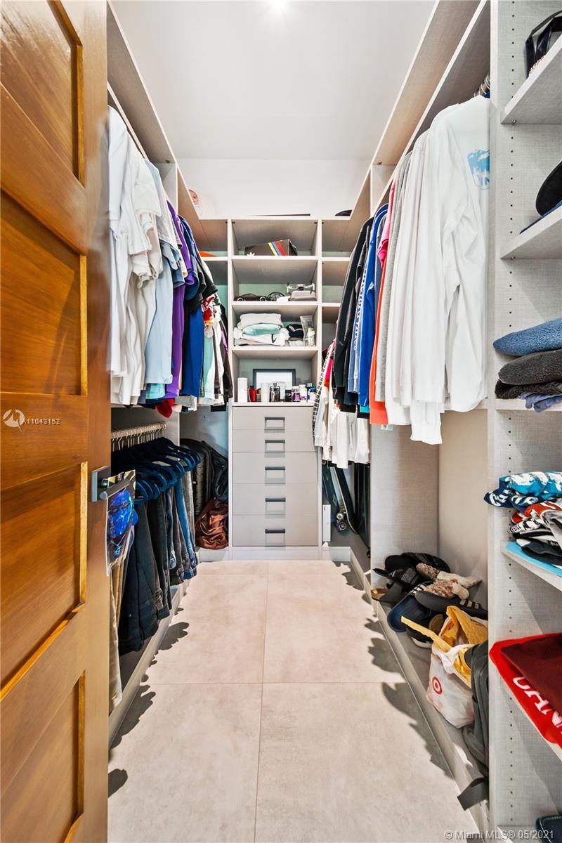 ROLLING HILLS ESTATES - Residential