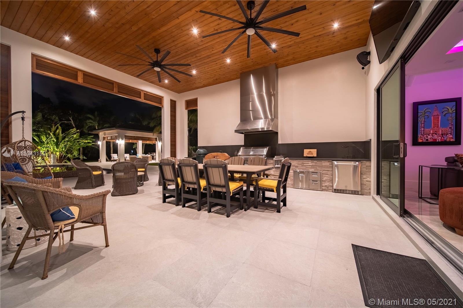 ROLLING HILLS ESTATES - Residential