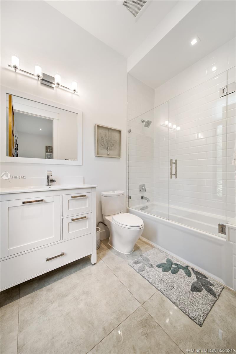 ROLLING HILLS ESTATES - Residential