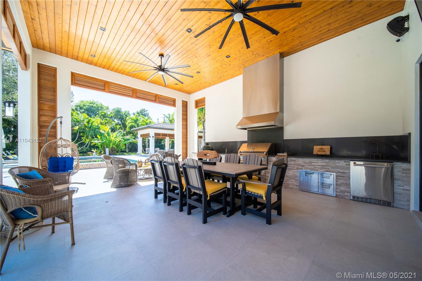 ROLLING HILLS ESTATES - Residential