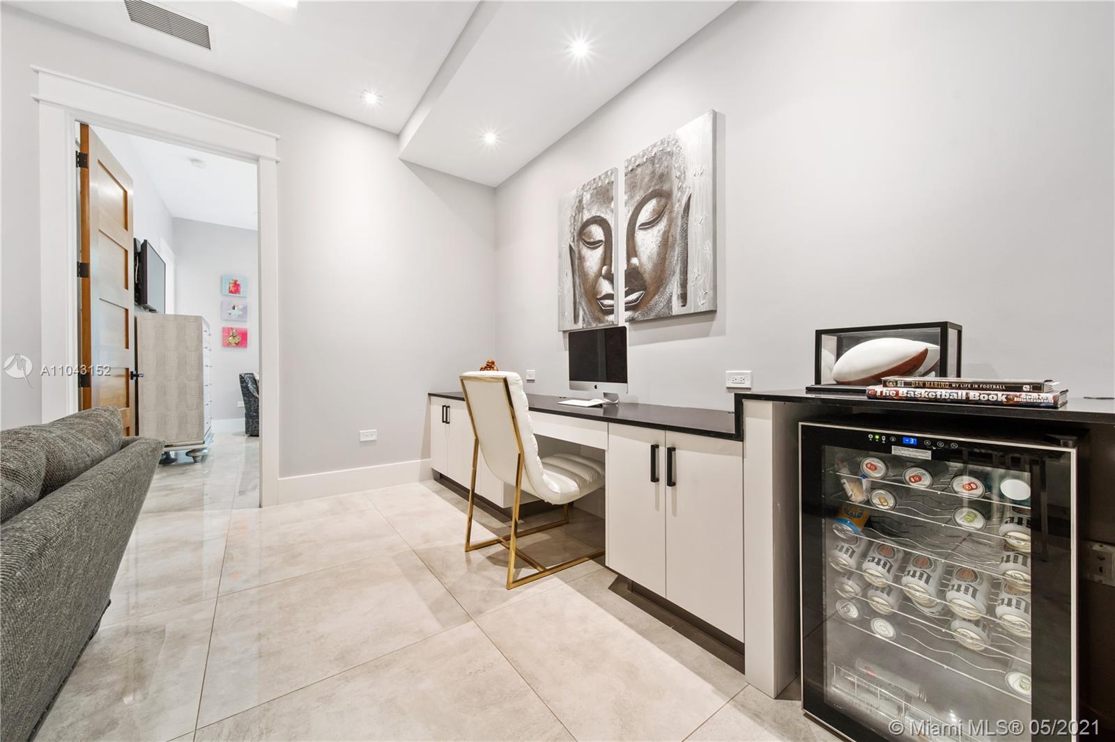 ROLLING HILLS ESTATES - Residential