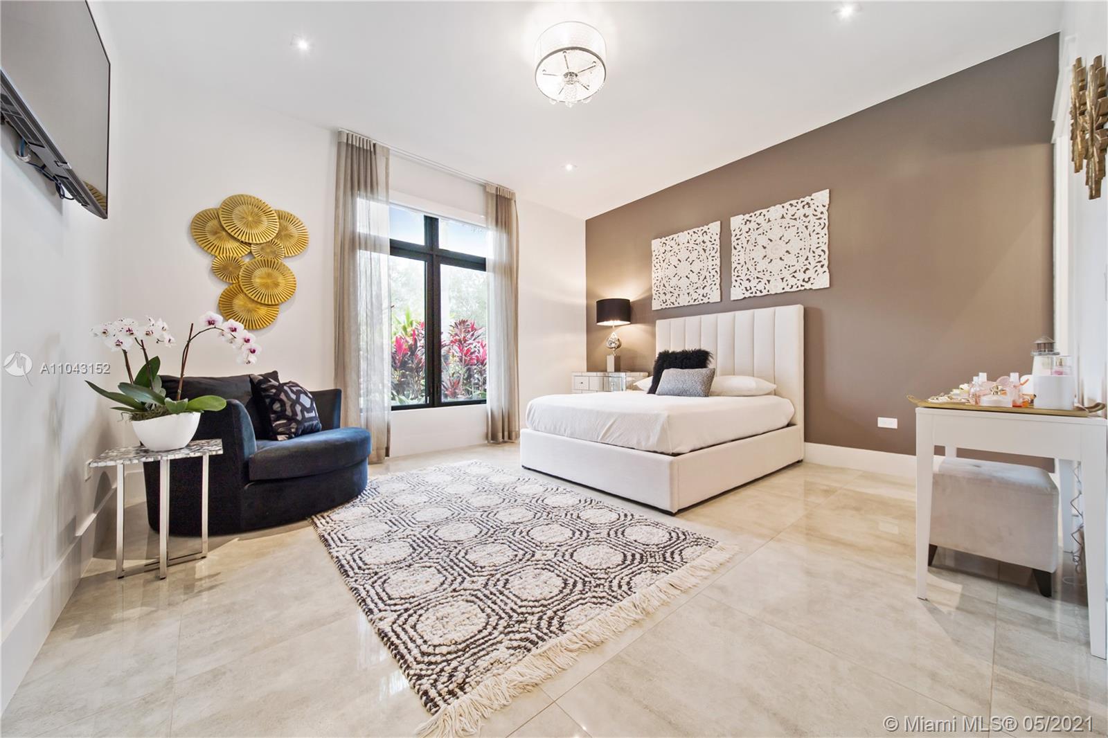 ROLLING HILLS ESTATES - Residential