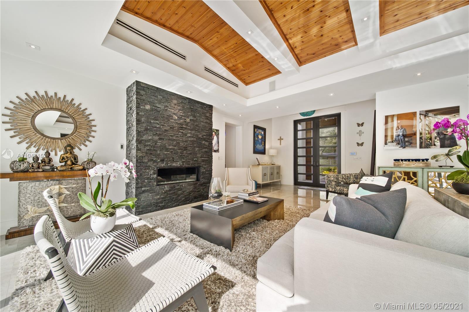 ROLLING HILLS ESTATES - Residential