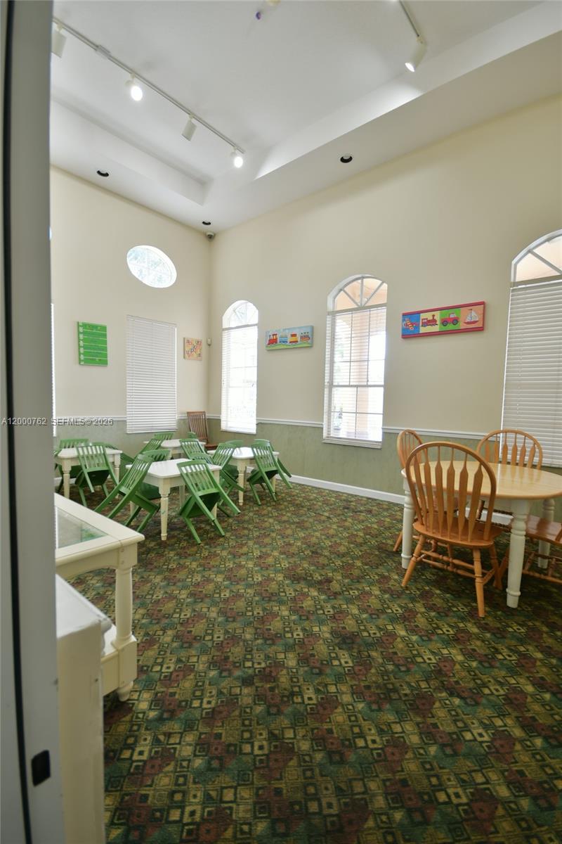 MELROSE POINT CONDO - Residential Lease