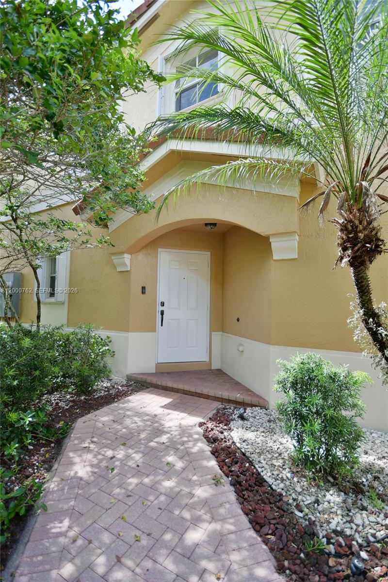 MELROSE POINT CONDO - Residential Lease