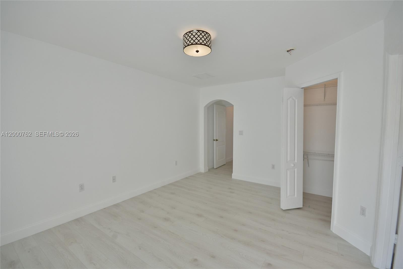 MELROSE POINT CONDO - Residential Lease