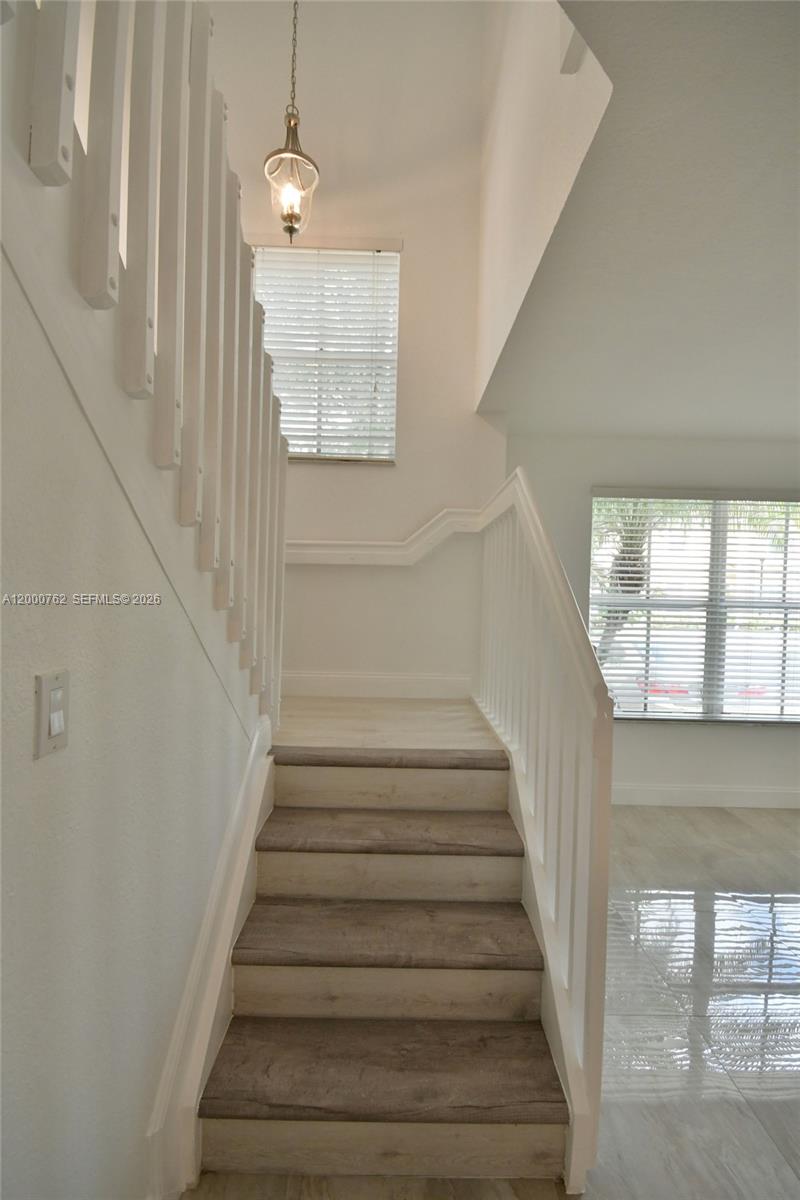 MELROSE POINT CONDO - Residential Lease