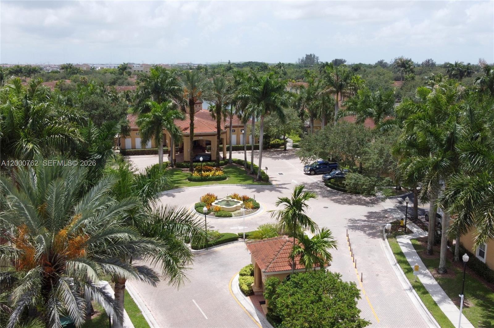 MELROSE POINT CONDO - Residential Lease