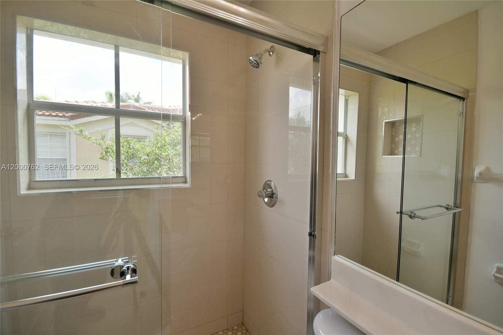 MELROSE POINT CONDO - Residential Lease