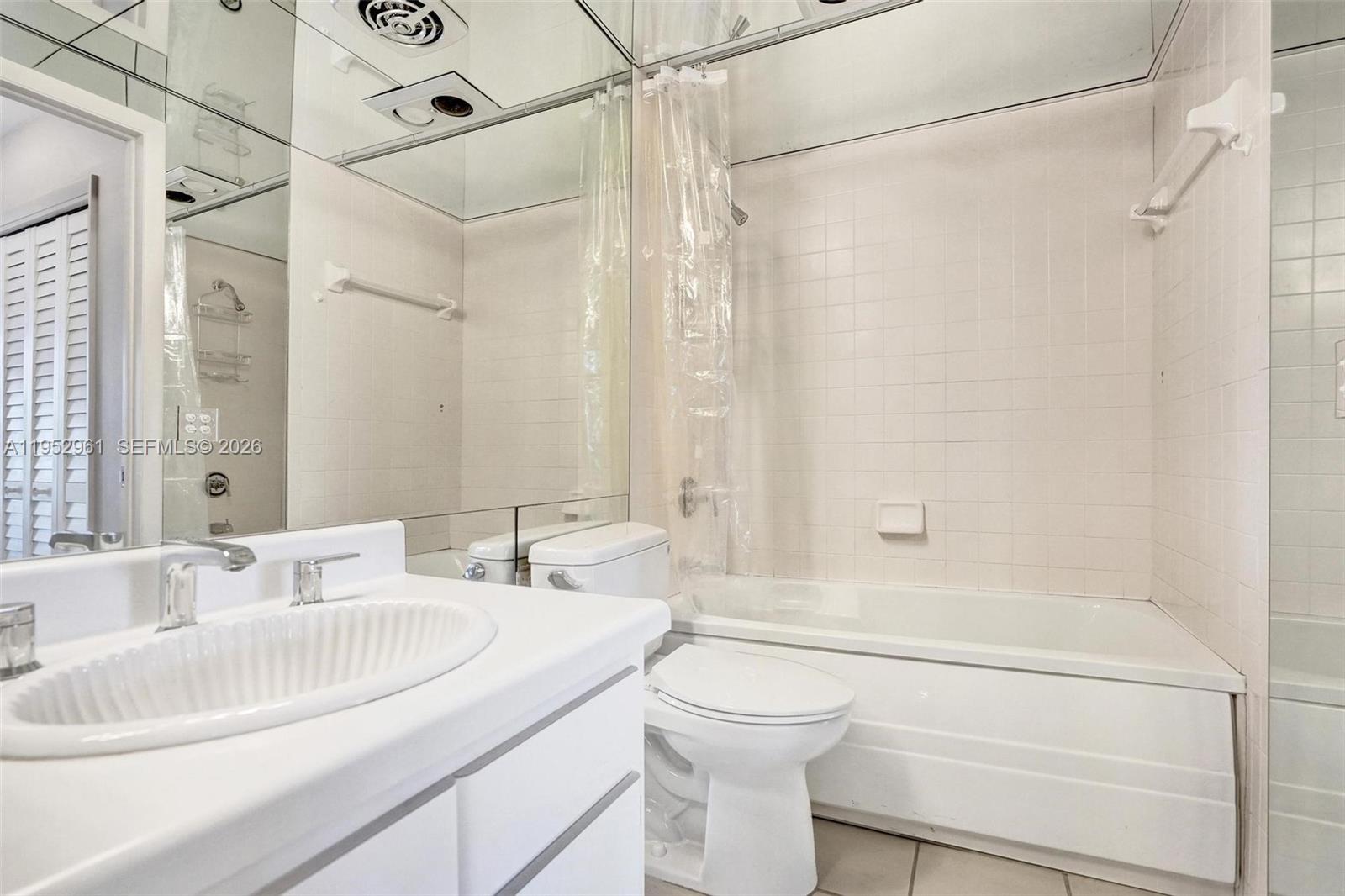 TWENTY TWO NINETY FIVE SO - Residential