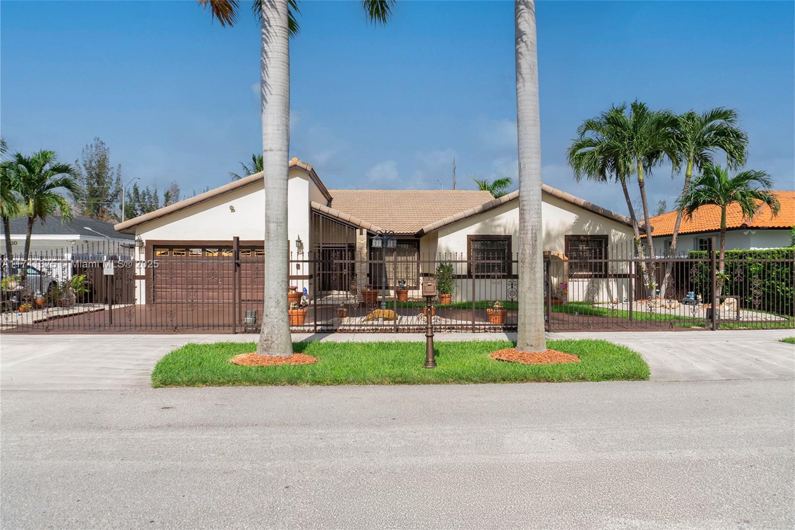 4 bedroom 2 bath in Belen area, Tamiami near 132 ave.