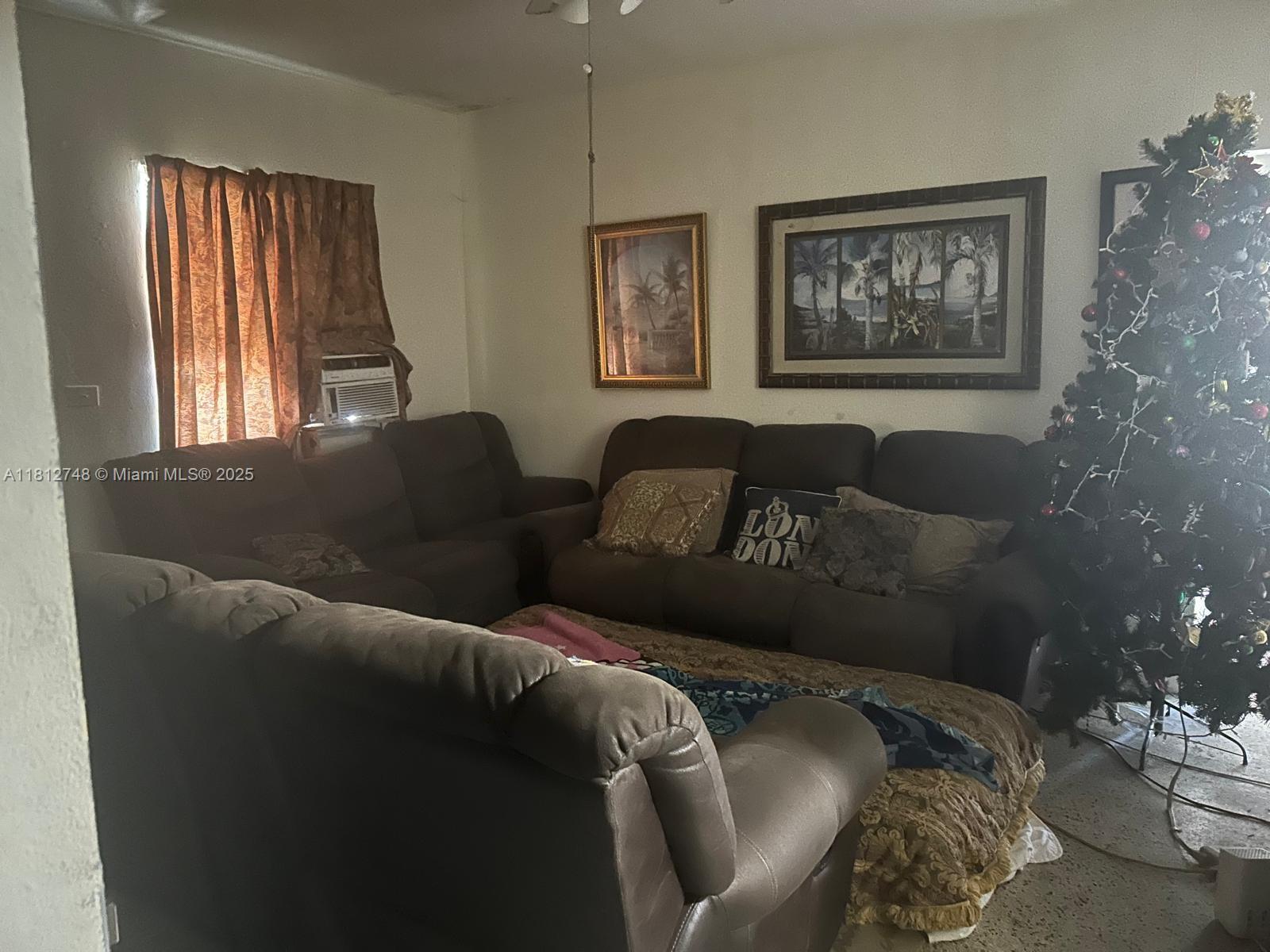 3135 NW 28th St