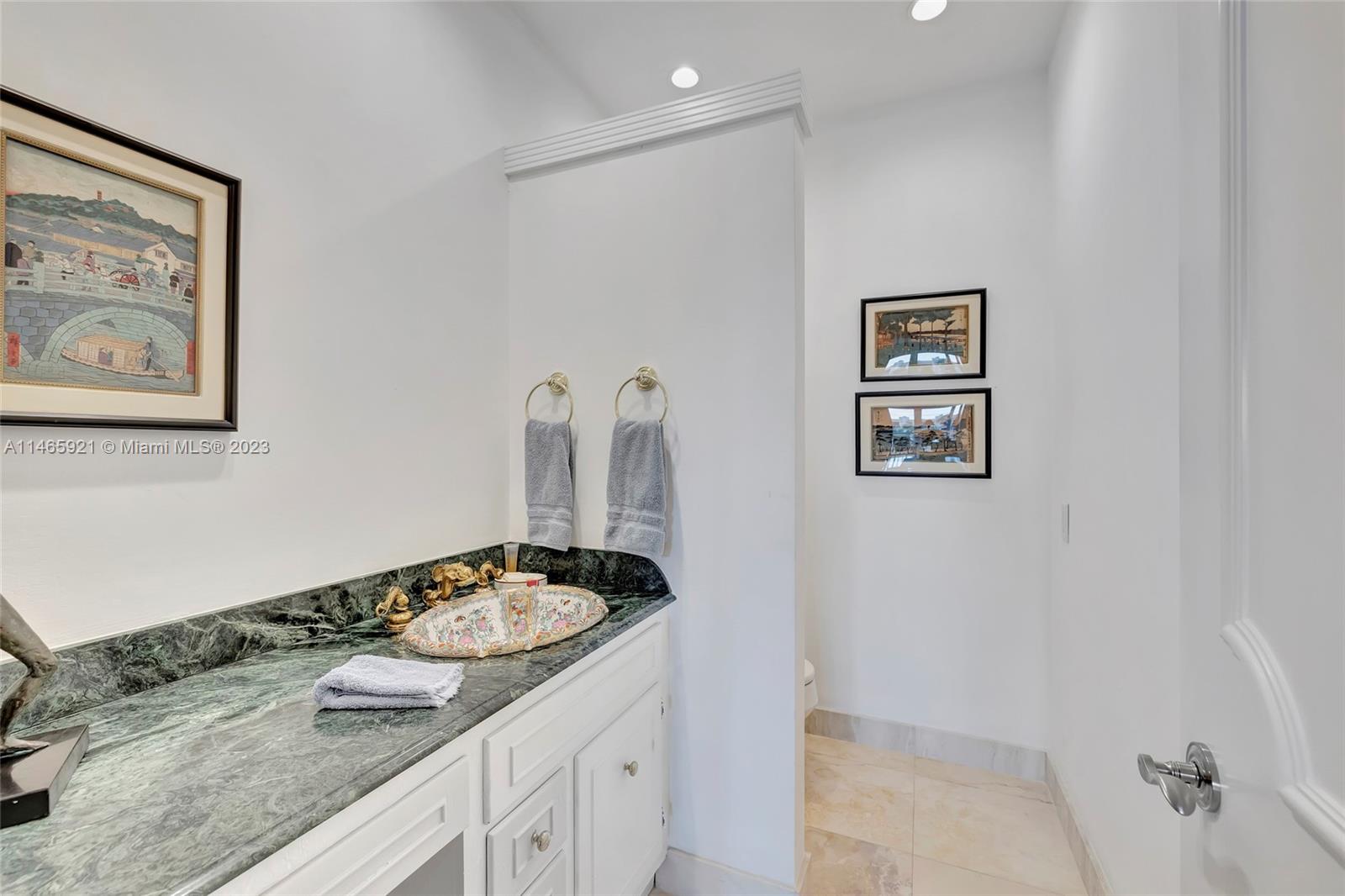 MEDITERRANEA CONDO - Residential