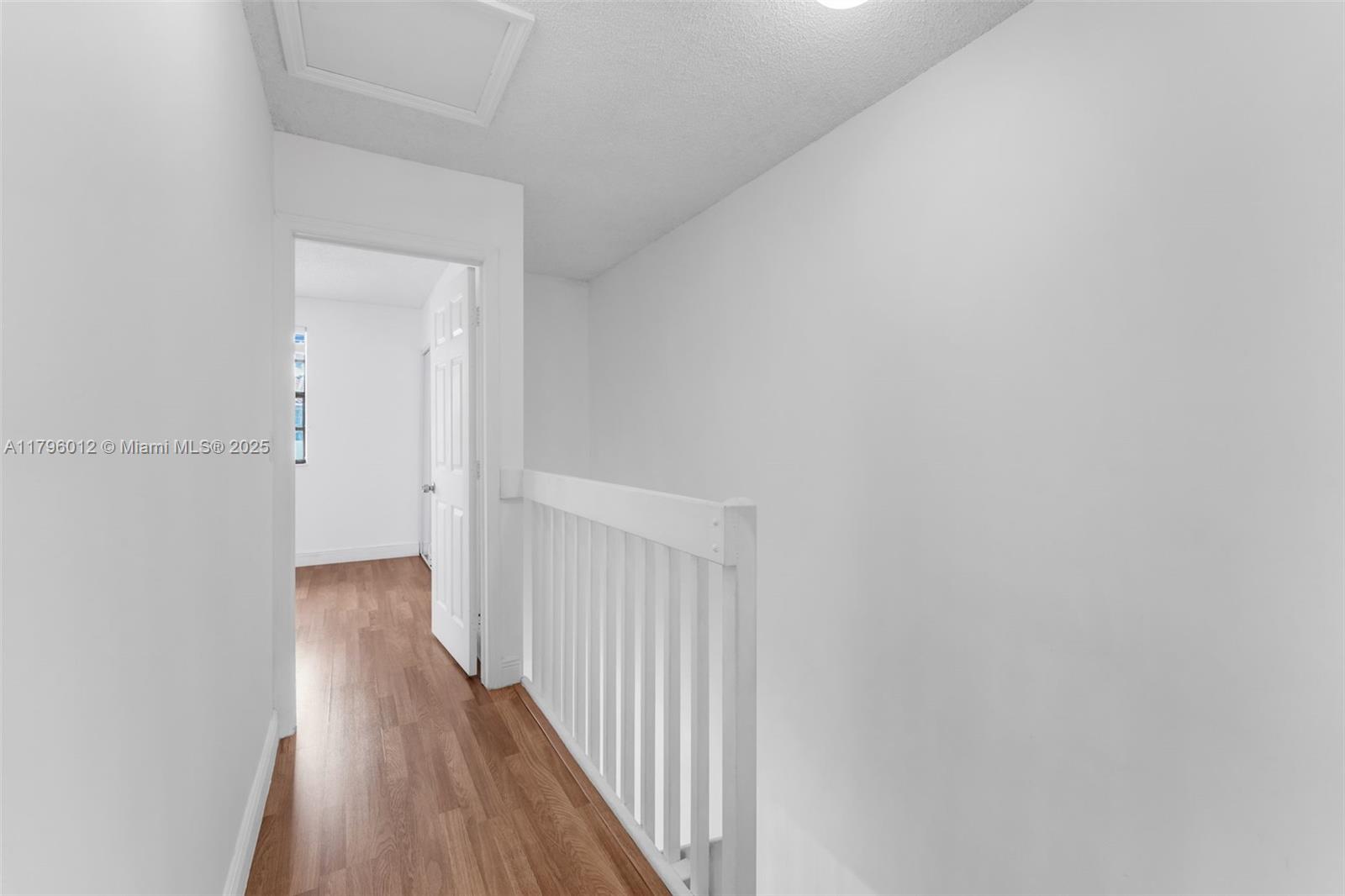 BANYAN TREE CONDO #11 - Residential