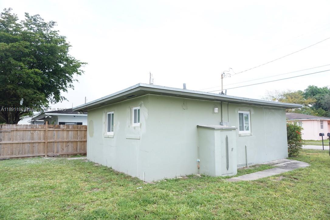 PINE WOOD PK - Residential Lease