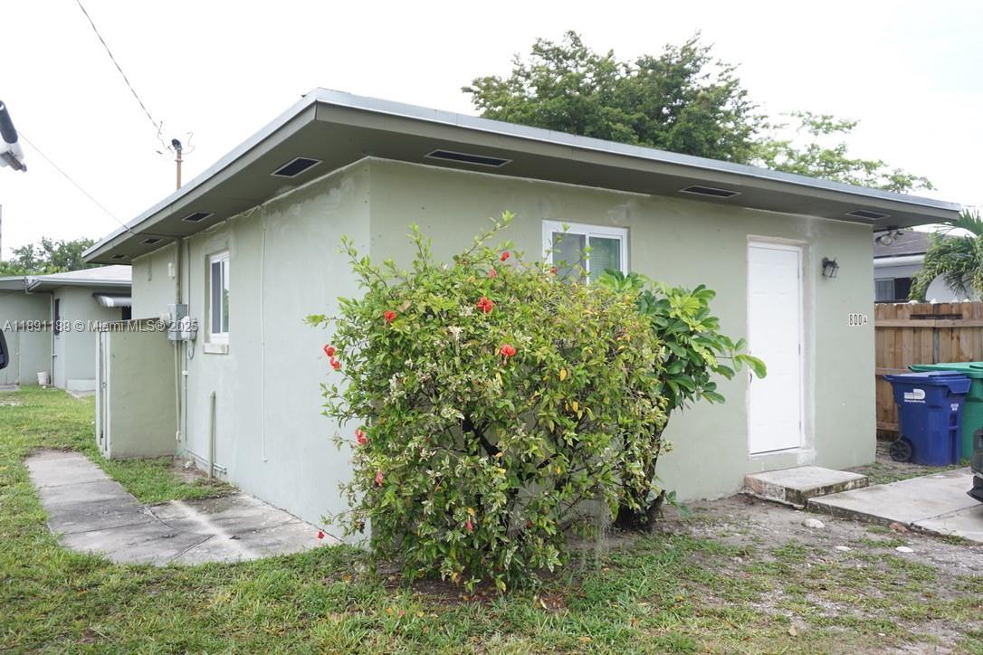 PINE WOOD PK - Residential Lease