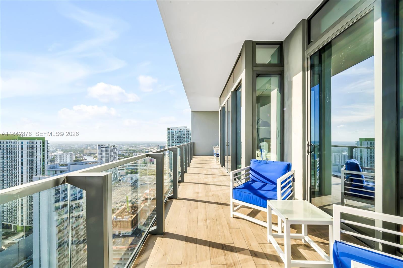 RISE CONDO - Residential