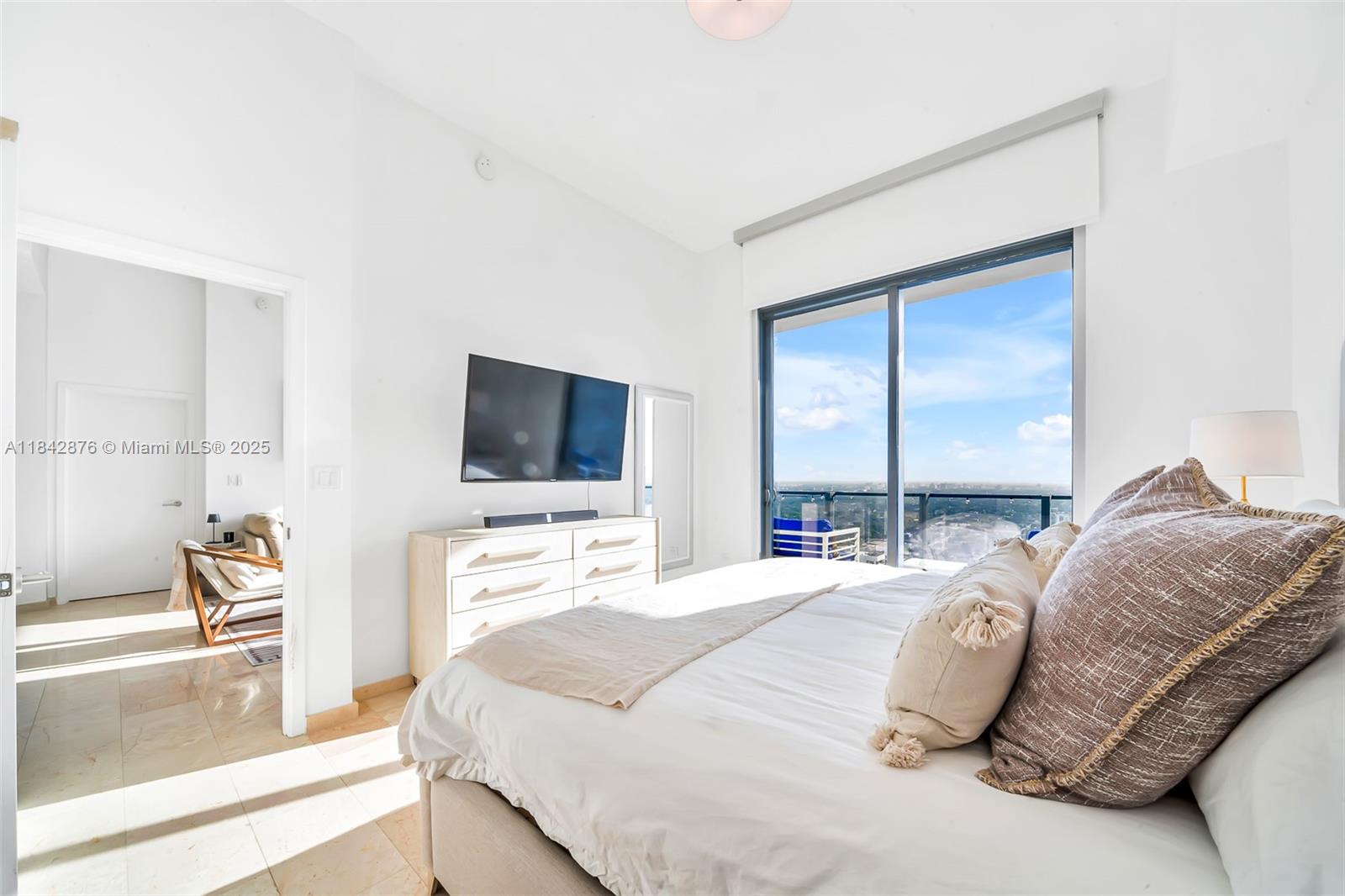 RISE CONDO - Residential