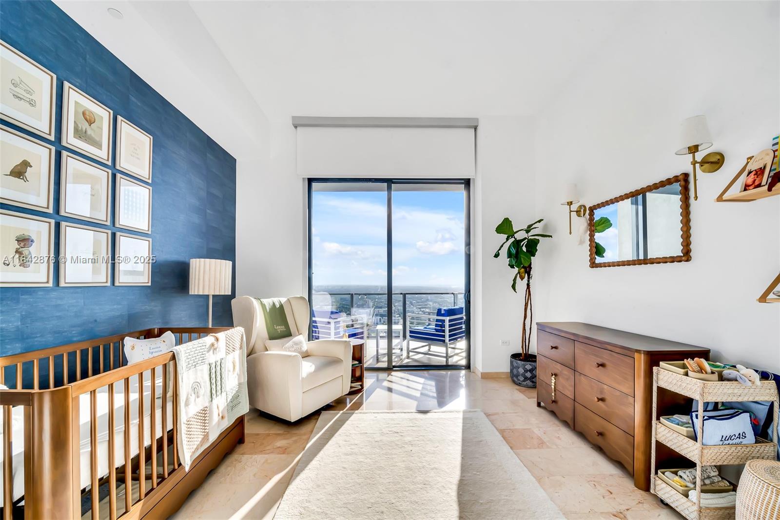 RISE CONDO - Residential